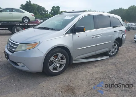 2011 Honda Odyssey Touring/Touring Elite из США, поврежденный, VIN 5FNRL5H92BB047064